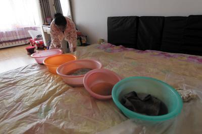 文水楼上漏水，住户失联，小区没物管，业主维权难！律师来支招……